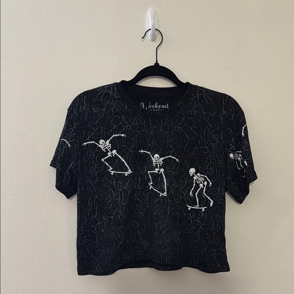 Black Graphic Crop Short Sleeve Tee